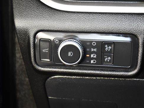 Used 2022 Ford Explorer XLT w/ Equipment Group 202A image 37