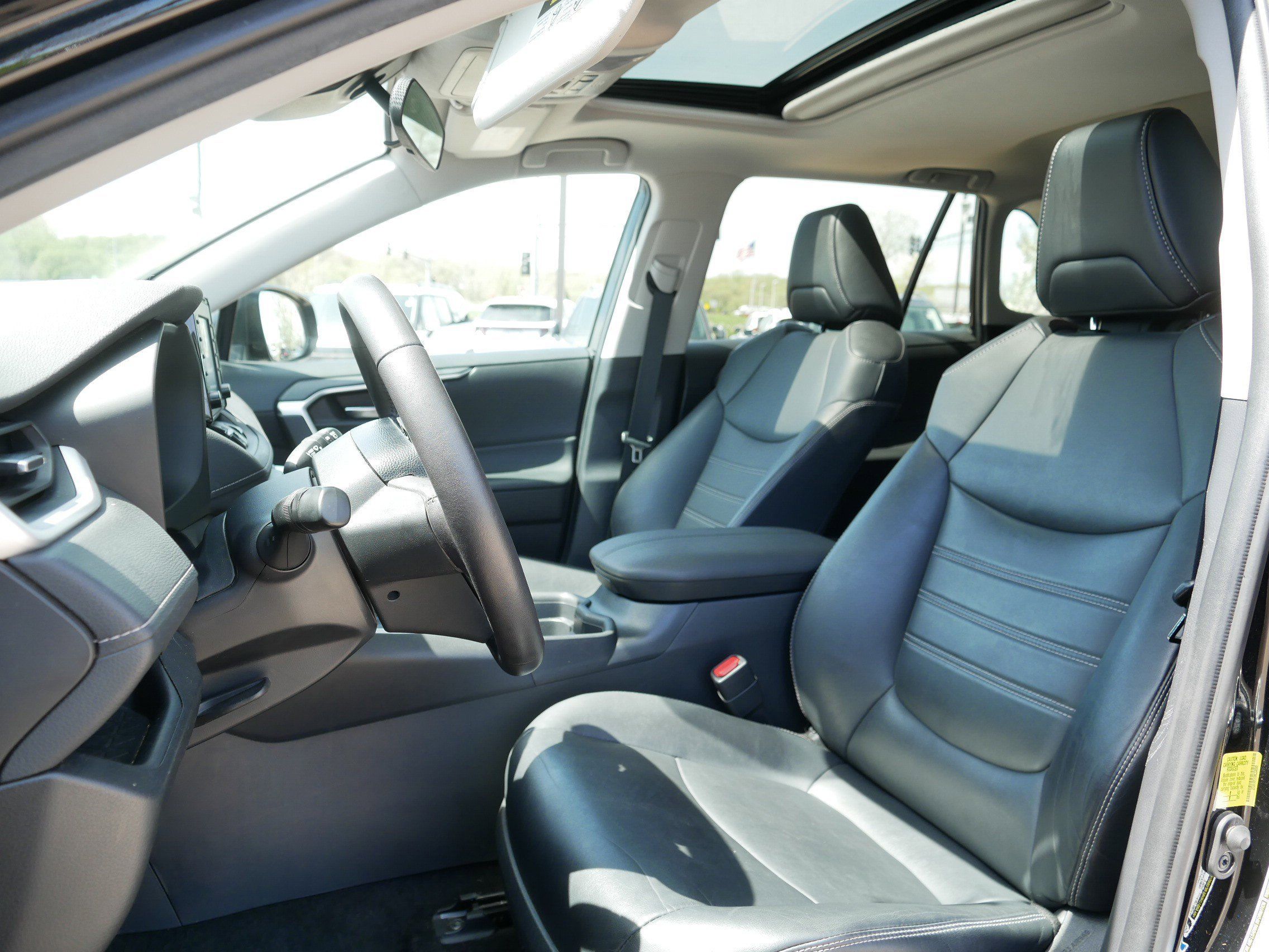 Used 2021 Toyota RAV4 XLE Premium AWD/4WD image 14