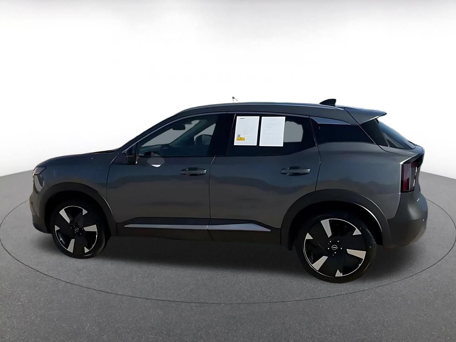 Used 2026 Nissan Kicks SR AWD/4WD image 9