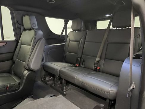 Used 2025 GMC Yukon XL Denali AWD/4WD image 25