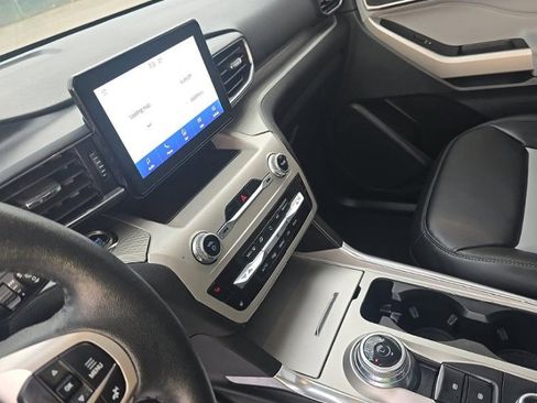 Used 2023 Ford Explorer XLT w/ Equipment Group 202A AWD/4WD image 6