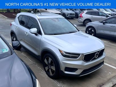 Used 2019 Volvo XC40 T5 Momentum