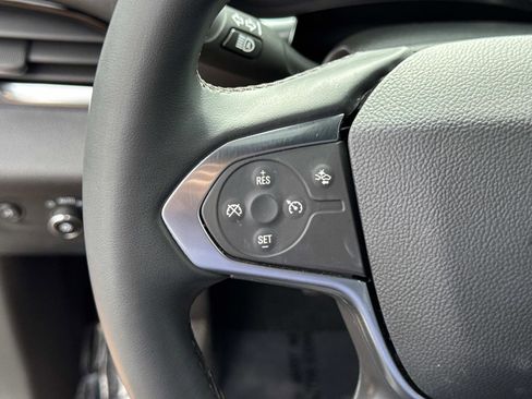 Used 2023 Chevrolet Traverse LT FWD image 11