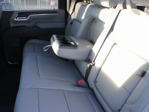 New 2026 GMC Sierra 2500 SLT image 25