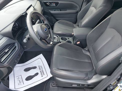 Used 2025 Subaru Forester Touring AWD/4WD image 13