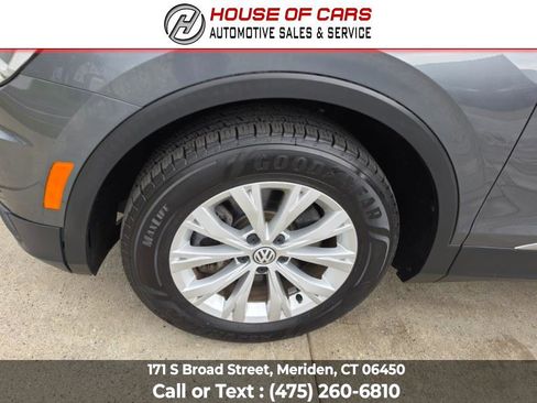 Used 2018 Volkswagen Tiguan SE AWD/4WD image 19