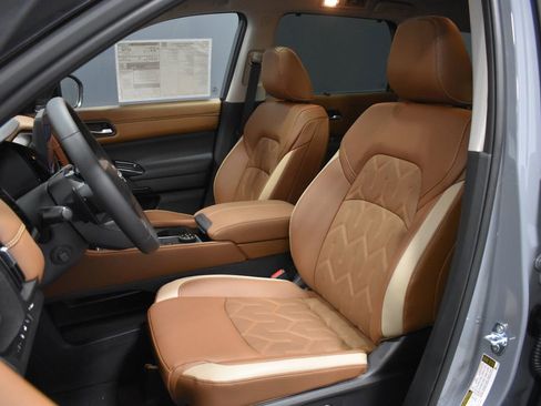 New 2026 Nissan Pathfinder Platinum w/ Cargo Package AWD/4WD image 5