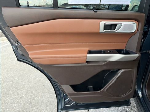 Used 2023 Ford Explorer King Ranch w/ Technology Package image 35