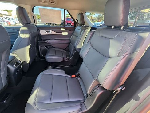 New 2026 Ford Explorer Active w/ Active Comfort Package image 5