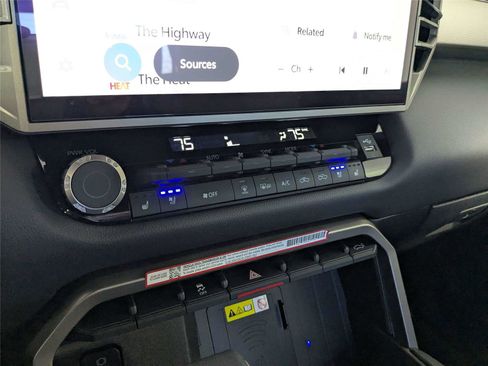 Used 2025 Toyota Tundra Limited image 18