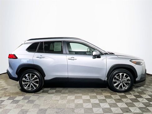 Certified 2023 Toyota Corolla Cross XLE image 9