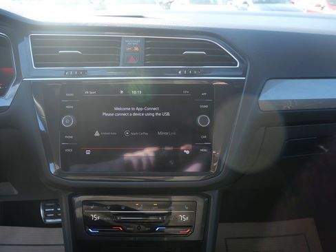 Used 2022 Volkswagen Tiguan SE R-Line image 13