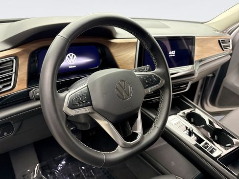 Used 2024 Volkswagen Atlas SE image 10