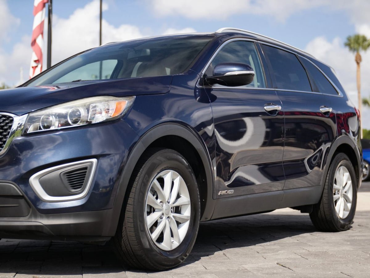 Used 2017 Kia Sorento AWD image 7