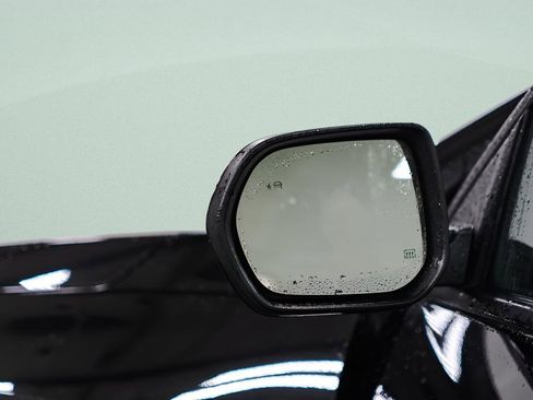 Used 2025 Chevrolet Equinox LT image 37