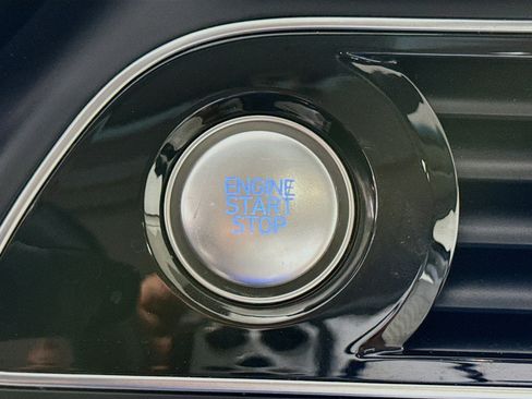 Used 2019 Genesis G70 3.3T Advanced AWD/4WD image 21
