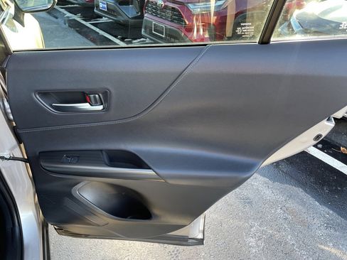 Certified 2024 Toyota Venza XLE image 12