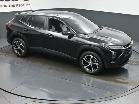 New 2026 Chevrolet Trax RS w/ Driver Confidence Package image 16