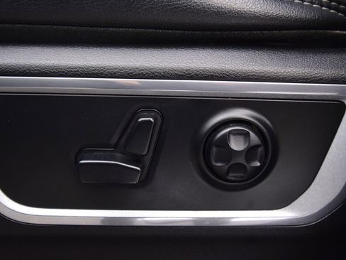 Used 2020 RAM 1500 Laramie image 32