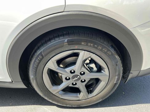 Used 2025 Kia K4 FWD image 75
