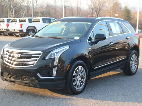 Used 2018 Cadillac XT5 Luxury w/ Driver Awareness Package image 3