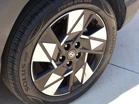 Used 2025 Hyundai Kona SEL FWD image 39