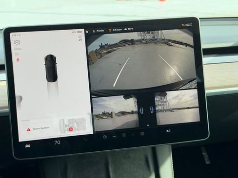 Used 2023 Tesla Model 3 Standard Range image 23