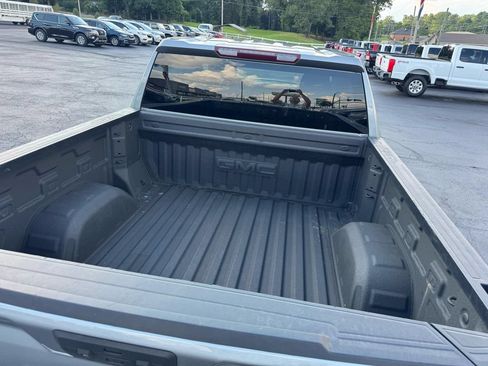 Used 2023 GMC Sierra 1500 Elevation AWD/4WD image 9