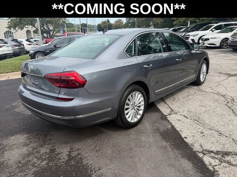 Used 2017 Volkswagen Passat 1.8T SE FWD image 5