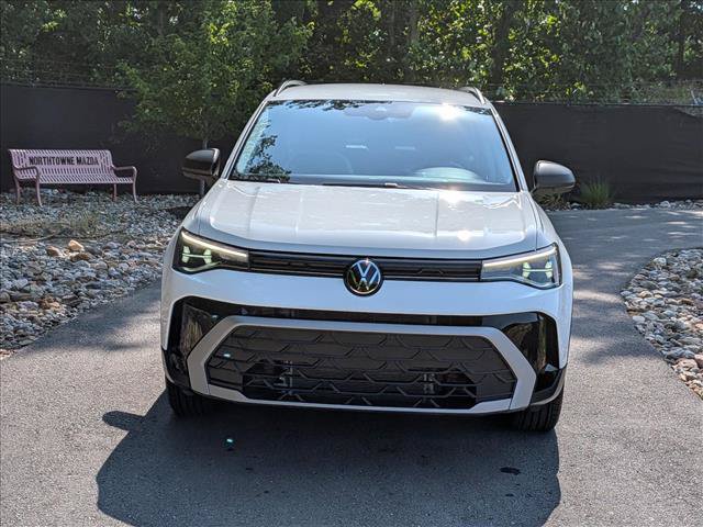 Certified 2025 Volkswagen Taos S FWD image 9