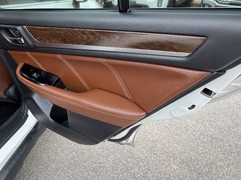 Used 2017 Subaru Outback 2.5i Touring image 21