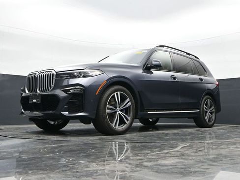 Used 2021 BMW X7 xDrive40i w/ M Sport Package AWD/4WD image 36