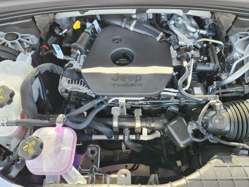 New 2026 Jeep Grand Cherokee Altitude RWD image 21