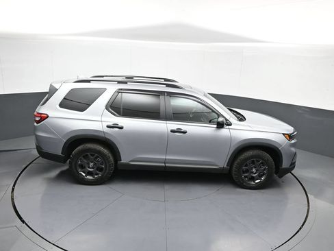 Used 2024 Honda Pilot TrailSport image 38