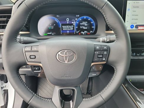 Used 2026 Toyota Crown XLE image 17