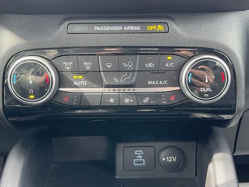 Used 2022 Ford Escape SEL image 13