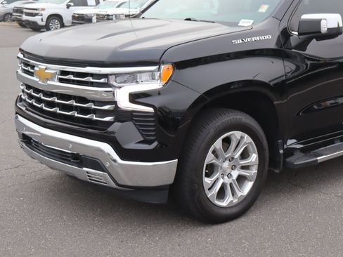 Used 2023 Chevrolet Silverado 1500 LTZ w/ LTZ Convenience Package II AWD/4WD image 6