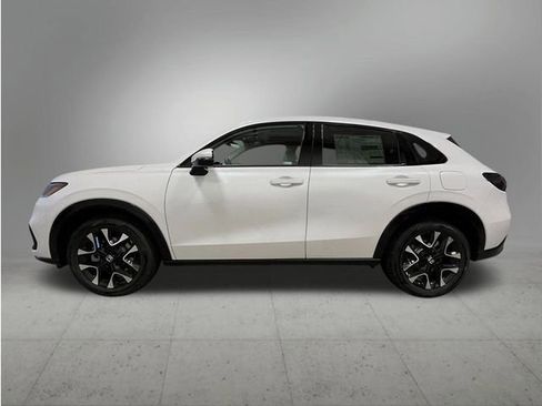 New 2026 Honda HR-V EX-L image 2