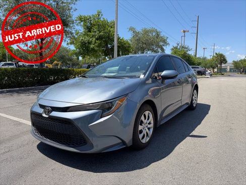 Used 2020 Toyota Corolla LE FWD image 1