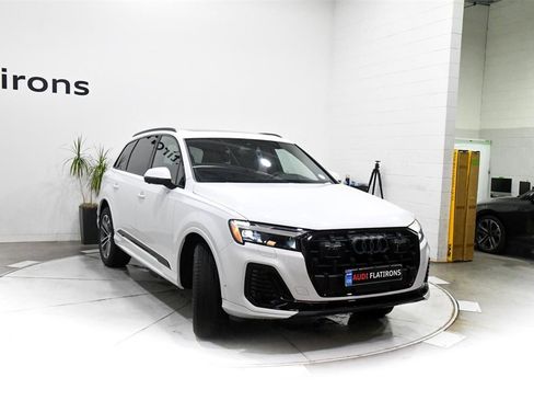Used 2025 Audi Q7 2.0T Premium Plus w/ Premium Plus Package image 2
