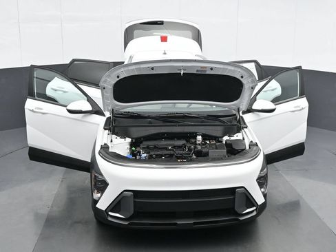 Used 2025 Hyundai Kona SEL FWD image 35