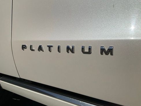 Used 2018 Ford Expedition Platinum image 11