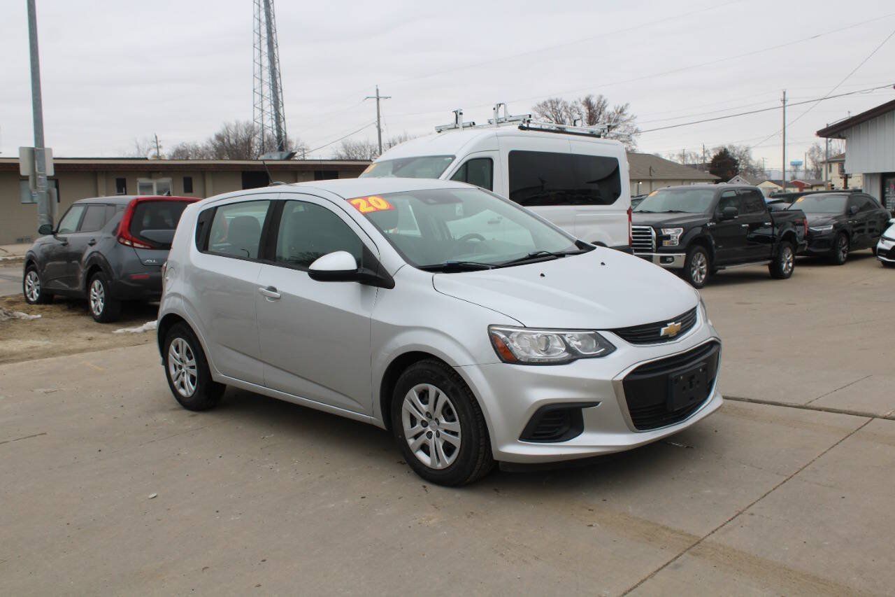 Used 2020 Chevrolet Sonic LT FWD image 2