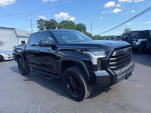 Used 2022 Toyota Tundra SR5 AWD/4WD image 3