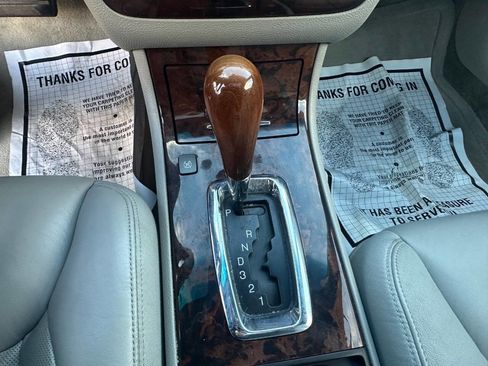 Used 2010 Cadillac DTS Luxury image 13