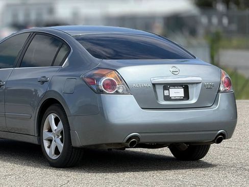 Used 2009 Nissan Altima 3.5 SE image 16