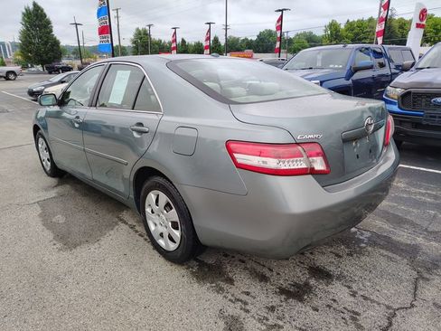 Used 2011 Toyota Camry LE FWD image 6
