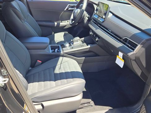 Used 2026 Nissan Rogue SL w/ Family Package AWD/4WD image 4