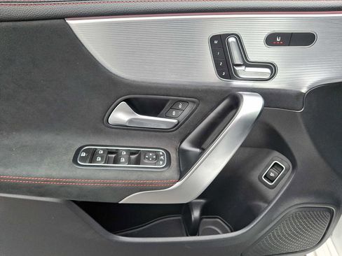 Used 2023 Mercedes-Benz CLA 250 4MATIC image 9