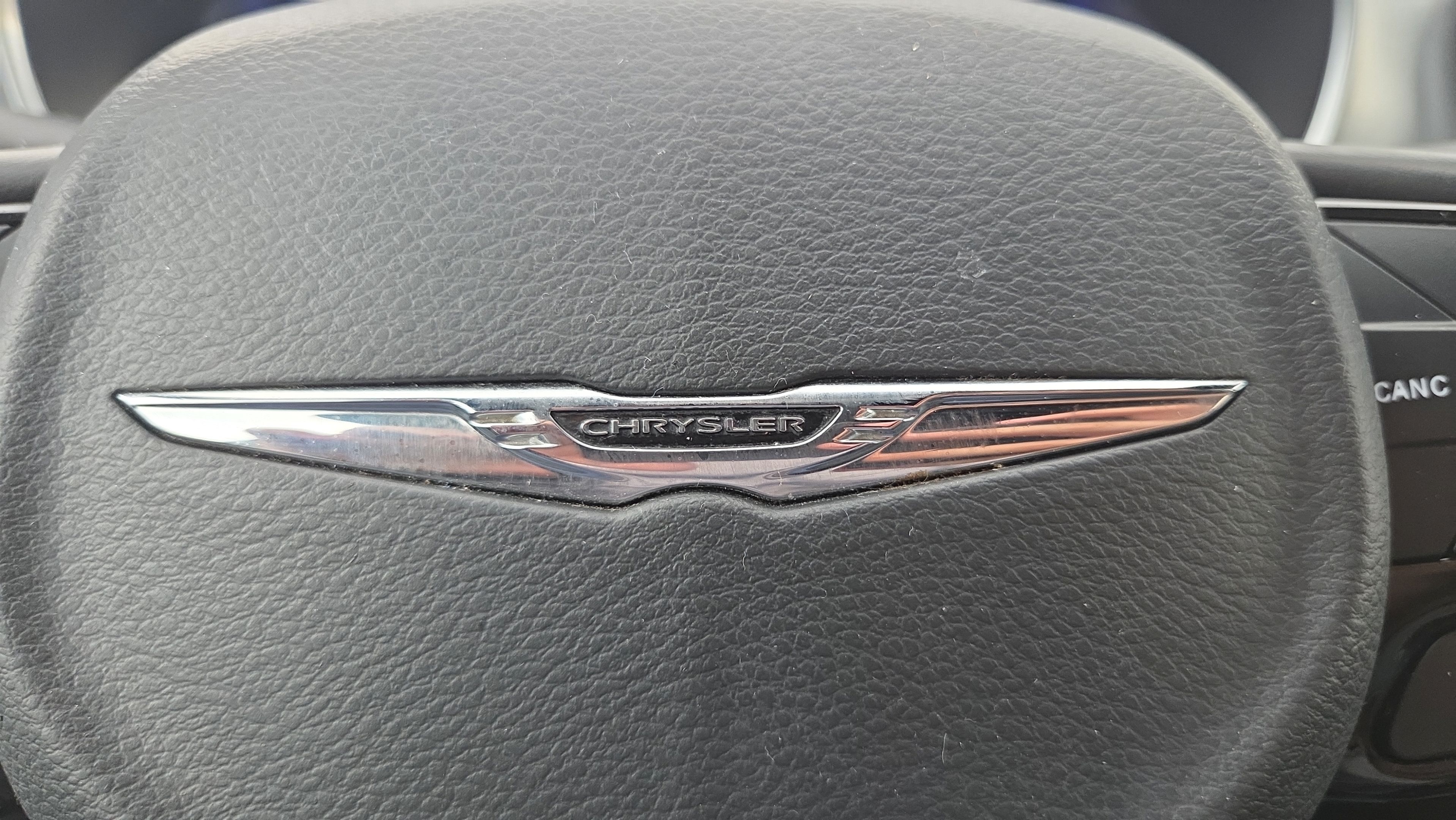 Used 2019 Chrysler Pacifica Touring-L Plus w/ S Appearance Package FWD image 33